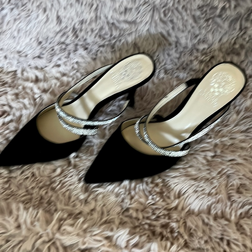 NWOT size 9 Vince Camuto black heels
